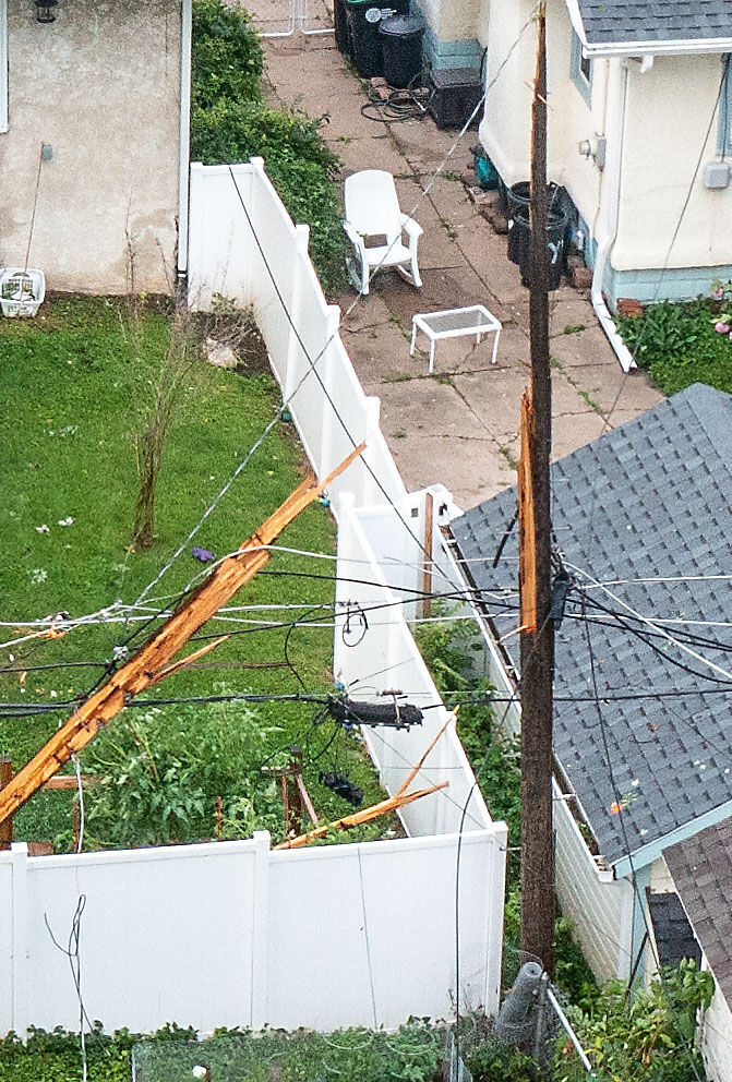071121-owh-new-stormdamage-pic-cm007.jpg